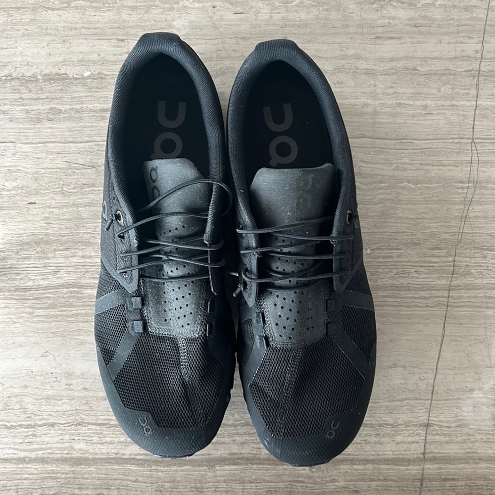 ON CLOUD BLACK SNEAKERS - NEVER WORN - SIZE 13